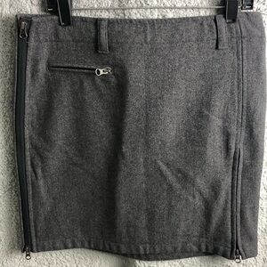 SKHOOP women’s Wool Blend Skirt size M Gray Activewear Lined hiking outdoors zip
